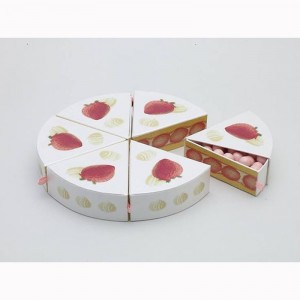 Bolo em forma de caixa de papelão de design bonito para doces